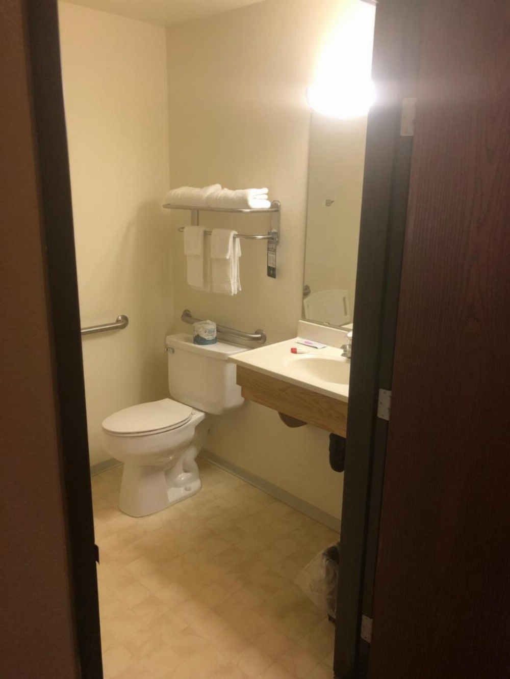 Room image 4