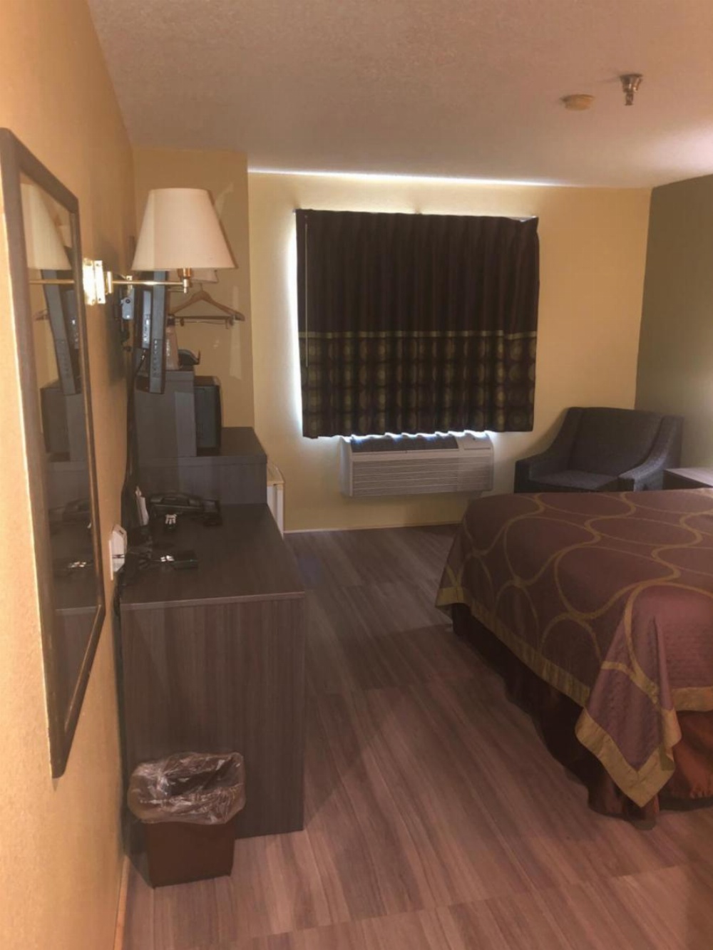 Room image 4