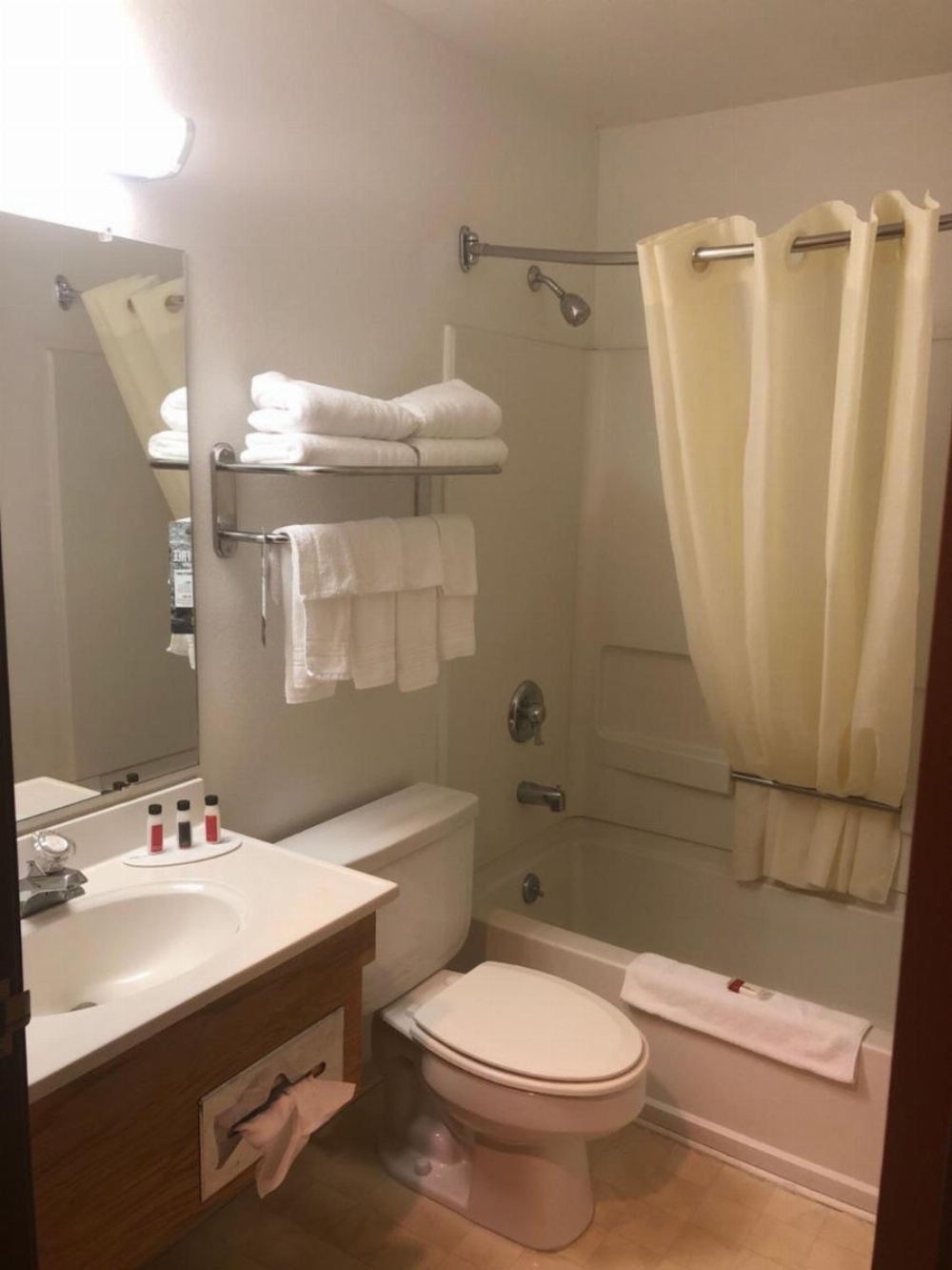 Room image 3